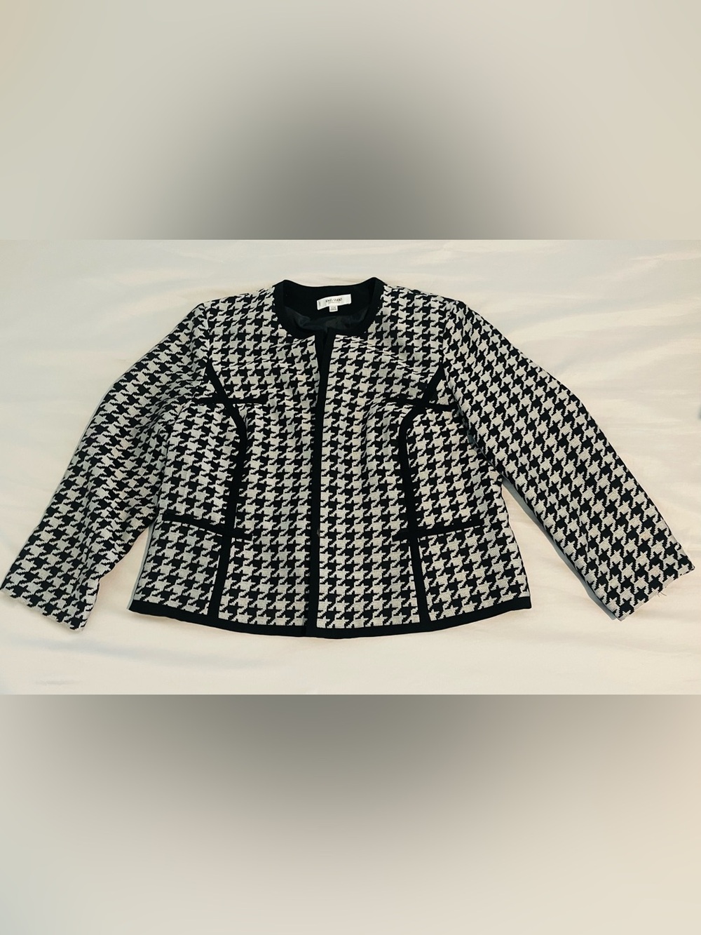 Jones Studio Black & White Houndstooth Collarless Jacket
